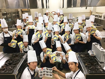 砂糖に関する教育冊子の調理系・製菓系専門学校生徒へのサンプリング事例