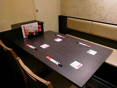 居酒屋でのごまラー油PRおよびタッチ&トライ事例2