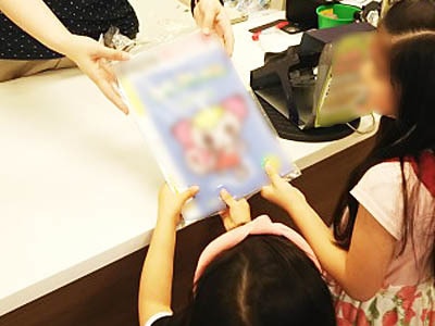 室内アミューズメント施設『モーリーファンタジー』での科学系知育雑誌の購読案内実施事例4