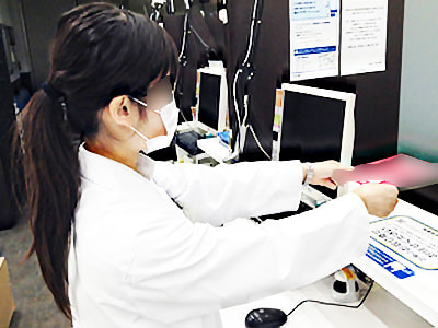 便秘薬を処方されている患者に向けた慢性便秘疾患啓蒙チラシのサンプリング事例4