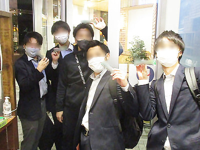 アフター5を充実させ"夜活"に励む社会人に向けた低GI食品のサンプリング事例1