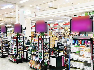 GMS食品売場サイネージでの大手食品メーカーのポタージュ発売周年記念キャンペーン放映事例4