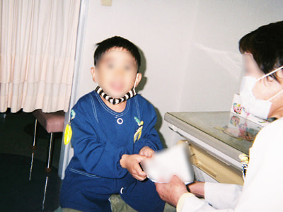 小児患者と保護者に向けた大手化粧品ブランド新発売の敏感肌全身用保湿クリームのサンプリング事例3
