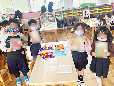 動物の形をしたグミと商品紹介リーフレットを園児に、絵本を幼稚園/保育園へ寄贈したサンプリング事例3