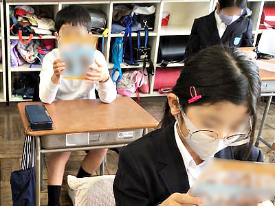 小学校での子どもの成長に欠かせない栄養素が含まれた粉末タイプ成長サポート飲料のサンプリング事例3