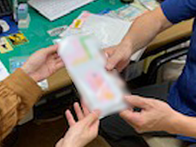 産婦人科(産科)医院での新型コロナウイルス感染症対策奨励金制度案内チラシのサンプリング事例3