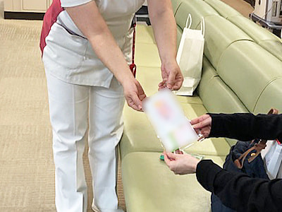 産婦人科(産科)医院での新型コロナウイルス感染症対策奨励金制度案内チラシのサンプリング事例2