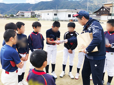 スポーツ少年団の子どもたちに向けた粉末タイプの成長サポート飲料のサンプリング事例(第2段)1