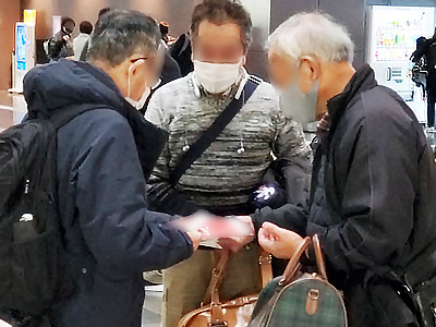 コロナ禍の旅行代理店空港カウンターにおける多機能マスクのサンプリング事例