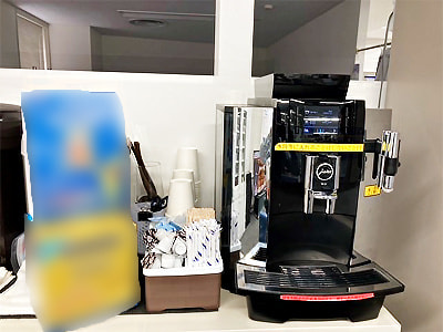 オフィスワーカーに向けたオフィスコーヒー契約企業内でのフルーツフレーバーグミのサンプリング事例2