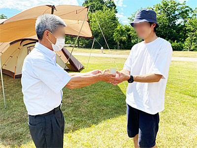 流行に敏感で健康意識の高いキャンパーに向けた新発売スピリッツ(発泡性)飲料のサンプリング事例4
