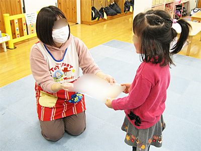 幼稚園・保育園の園児に向けたどうぶつの形をしたグミと商品紹介リーフレットのサンプリング事例(第3弾)3