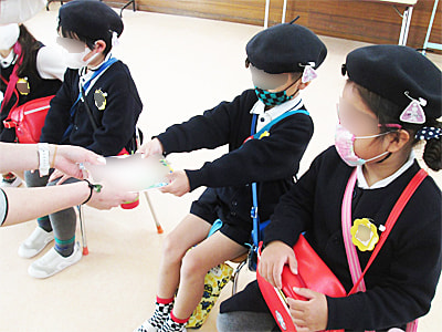 幼稚園・保育園の園児に向けたどうぶつの形をしたグミと商品紹介リーフレットのサンプリング事例(第3弾)4
