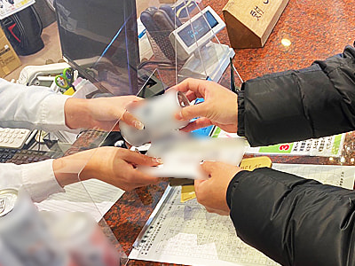 ゴルフ練習場利用者に向けた話題のアルコール新ジャンル賞品のサンプリング事例3
