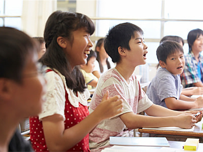 小学3年生と教職員に向けた「きれいなノート」を書くための工夫がされた学習ノートのサンプリング事例1