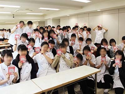 専門学校の女子生徒に向けたシャンプー&コンディショナーサンプリング事例2