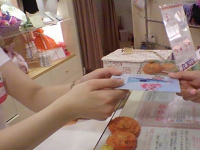 日焼け止めクリームのサンプリング事例3