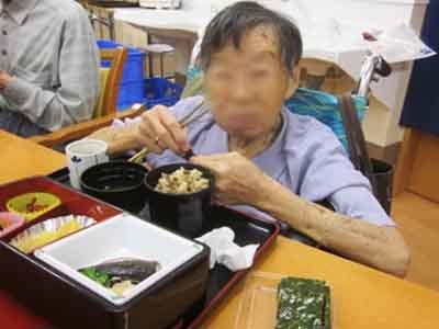 老人ホーム入居者に向への海苔のりサンプリング実績3