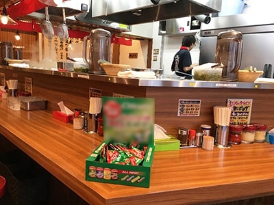 ラーメン店/居酒屋でのガム試供品設置サンプリング事例1