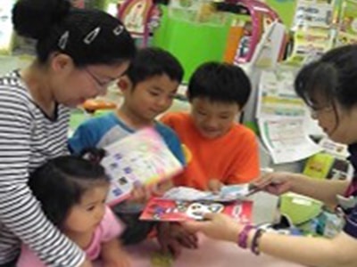 室内遊園地での学習塾先生募集告知チラシ配布事例1