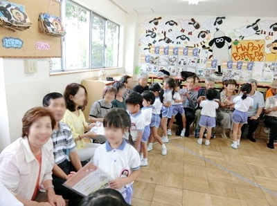 交通事故防止を目的とした反射材の幼稚園サンプリング事例2