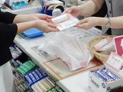 航空会社の生協店舗における化粧品試供品セットのサンプリング事例3