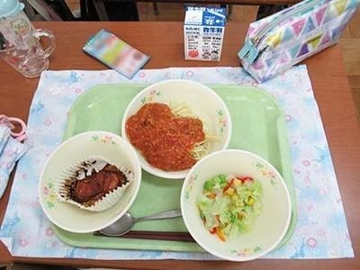 成長期応援飲料の小学校・中学校でのサンプリング事例1