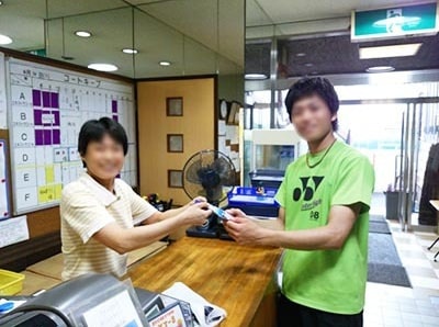 テニス施設での衣類の消臭剤サンプリング事例2
