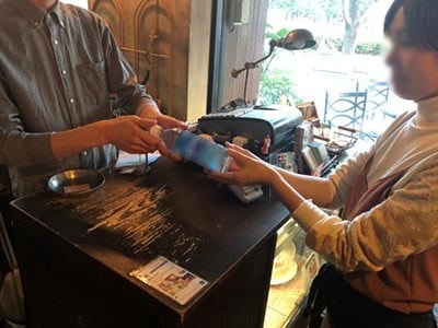 カフェ・レストランでの経口補水液サンプリング事例1