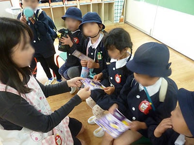 幼稚園/保育園でのオールインワンジェル化粧品サンプリング事例1