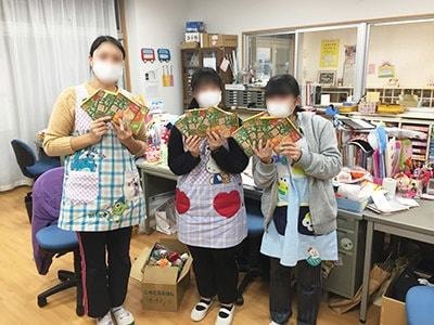 下着に貼るカイロの仕事を頑張る女性向けサンプリング事例1