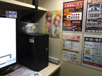 漫画喫茶の個室ブースでの競輪キャンペーン告知ポスター広告事例1