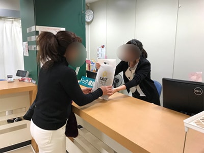 健診センターでの健康診断受診者に向けた生パスタ&パスタソースのサンプリング事例4