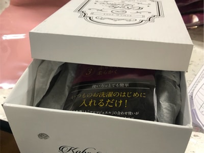 F1層に向けた人気通販サイト購入商品でのフレグランス柔軟剤の試供品同梱サンプリング事例1