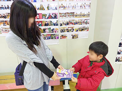 幼稚園/保育園でのオールインワンジェル化粧品サンプリング事例