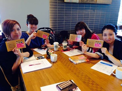 子育てママサークルへのママ向けタブレット冊子サンプリング事例1