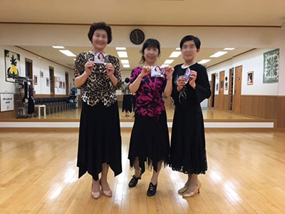 美白歯磨き粉の社交ダンス教室でのサンプリング事例1