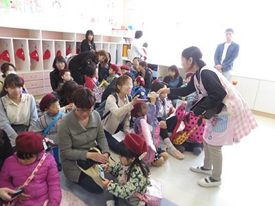 幼稚園での衣料用香りづけ剤試供品のサンプリング事例1