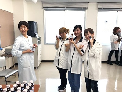 専門学校での栄養ドリンクサンプリング事例3