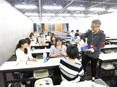 専門学校での栄養ドリンクサンプリング事例2