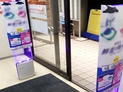 大手ドラッグストアチェーンの防犯ゲートへの洗剤新商品広告掲載事例1