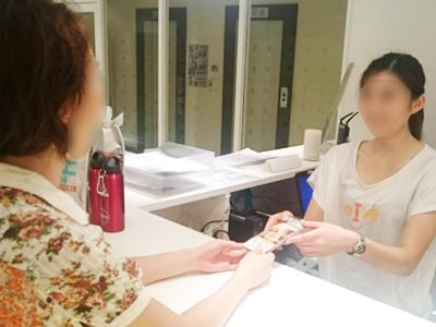 ヨガスタジオにおける全国の健康意識の高い女性に向けた食事代替型ダイエット食品のサンプリング事例1