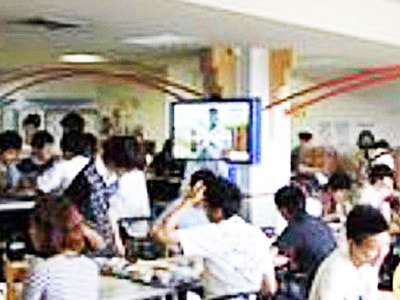 大学内サイネージ「キャンパスTV」映像放映1