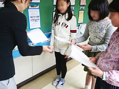 小学校と中学校の生徒に向けた新聞の定期購入家庭獲得を目的としたサンプリング事例1