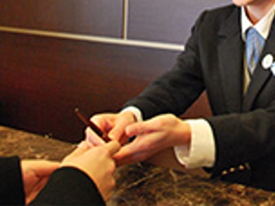 ビジネスホテルRのフロントでのサンプリング2