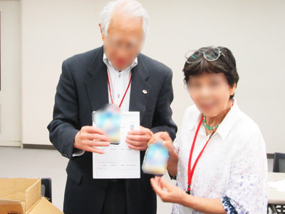 シルバー世代に向けた大手菓子メーカーのアイスとガムのサンプリング事例とアンケート調査