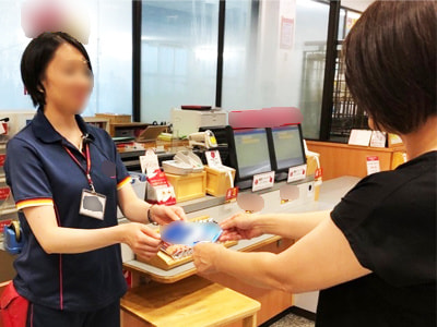 健康&美容意識の高いフィットネスジム女性会員に向けたオールインワンジェルのサンプリング事例