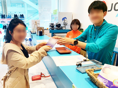 ゴルフ練習場とランニングステーションでのオトナ女性に向けた"オトナ臭"ケア用ボディソープのサンプリング事例1