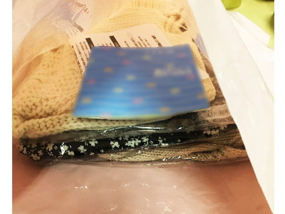 流行に敏感な女性に向けた商業施設内女性向けスパ×有名ガイドブックのコラボ冊子のサンプリング事例1
