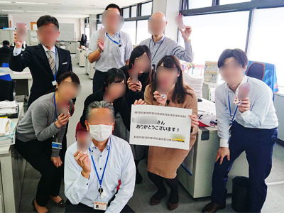 医療機関、教育機関、企業等の20~30代女性メインに賞味期限が近くなった要冷蔵アーモンド飲料のサンプリング事例